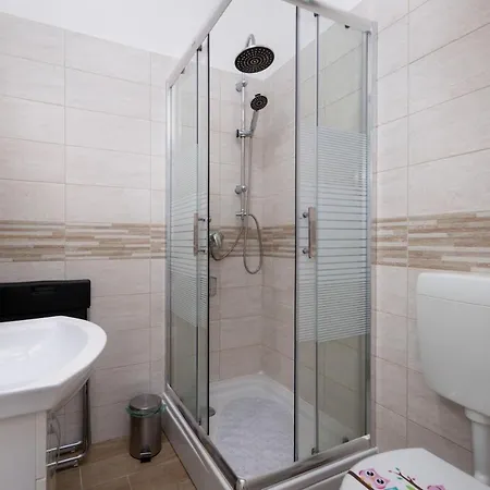 Naval Apartment *